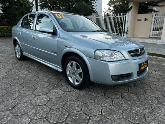 Carro 2.0 MPFI ADVANTAGE 8V FLEX 4P MANUAL