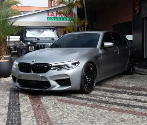 Carro 4.4 V8 TWIN POWER M XDRIVE STEPTRONIC
