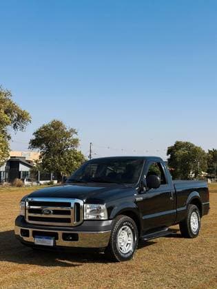 Carro 3.9 XLT 4X2 CS DIESEL 2P MANUAL