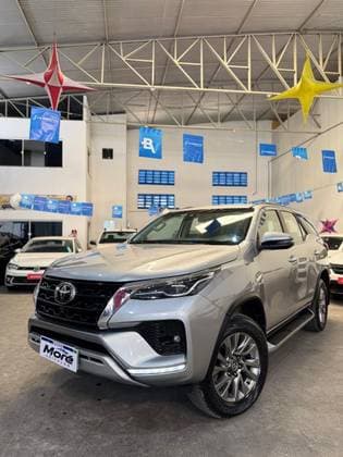 Carro 2.8 D-4D TURBO DIESEL CD SRX 4X4 AUTOMÁTICO