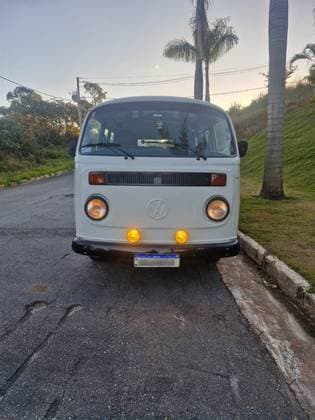Carro 1.6 STD 8V GASOLINA 3P MANUAL