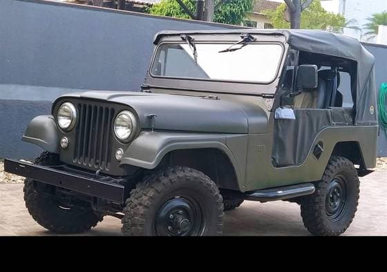 Carro CJ-5
