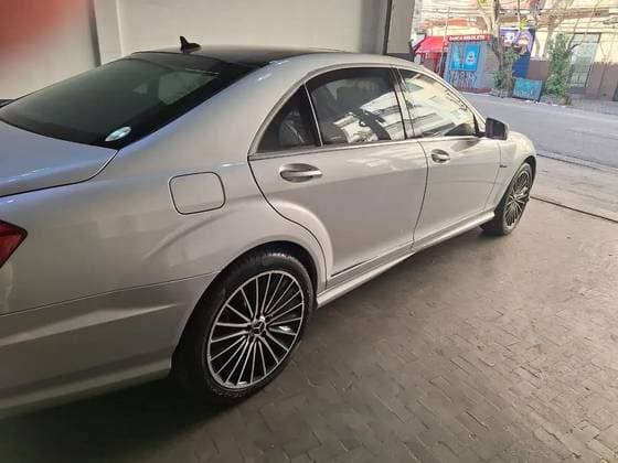 Carro 5.5 L V8 BI-TURBO GASOLINA 4P AUTOMÁTICO