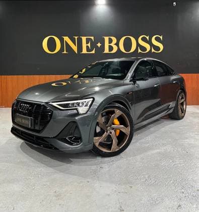 Carro ELÉTRICO PERFORMANCE BLACK QUATTRO