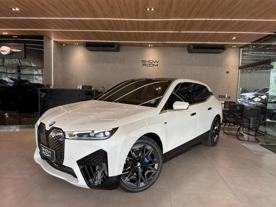 Carro ELÉTRICO M60
