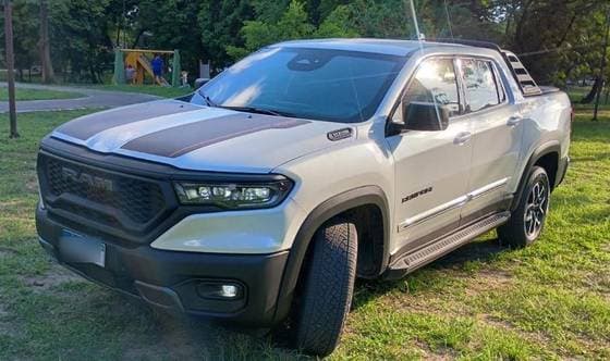 Carro 2.0 TURBO DIESEL REBEL 4X4 AUTOMÁTICO