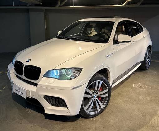 Carro 4.4 M 4X4 COUPÉ V8 32V BI-TURBO GASOLINA 4P AUTOMÁTICO
