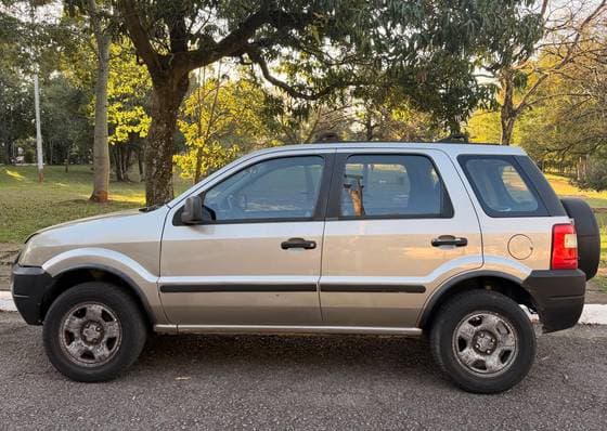 Carro 1.6 XLS 8V GASOLINA 4P MANUAL