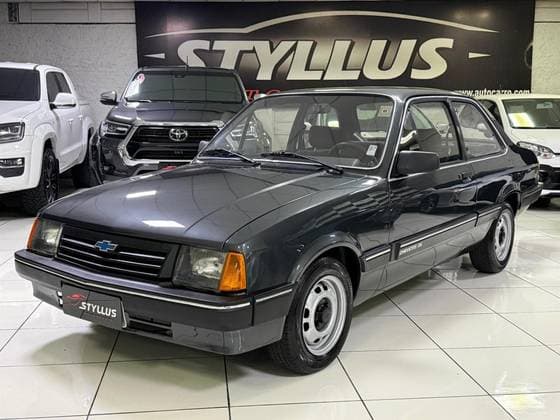 Carro 1.6 DL 8V GASOLINA 2P MANUAL
