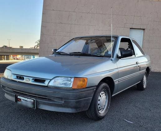 Carro 1.6 GL 8V GASOLINA 2P MANUAL