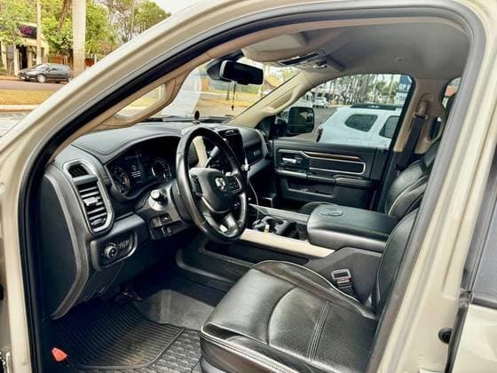 Carro 6.7 I6 TURBO DIESEL LARAMIE CD 4X4 AUTOMÁTICO