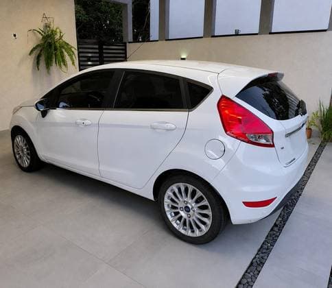 Carro 1.6 TITANIUM HATCH 16V FLEX 4P POWERSHIFT