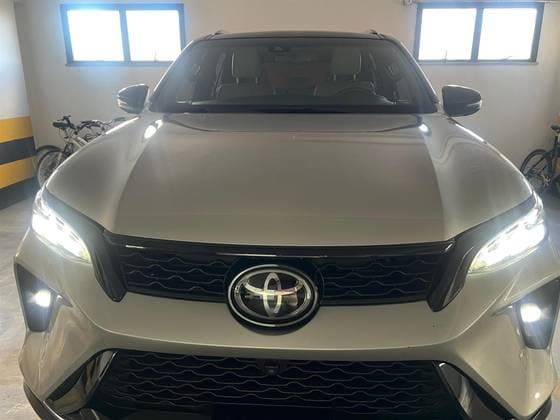 Carro 2.8 D-4D TURBO DIESEL DIAMOND 7L 4X4 AUTOMÁTICO