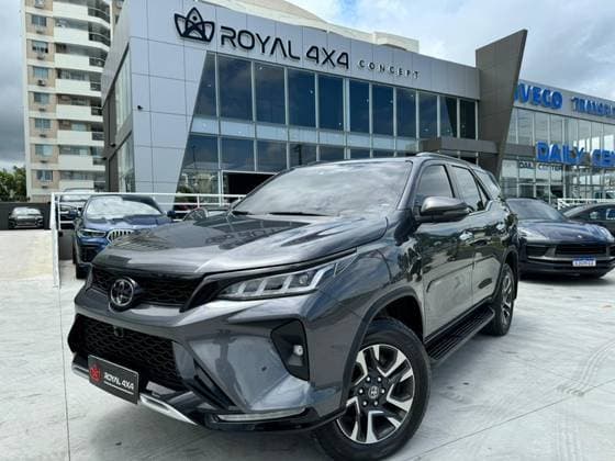 Carro 2.8 D-4D TURBO DIESEL DIAMOND 7L 4X4 AUTOMÁTICO