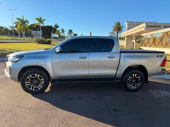 Carro 2.8 D-4D TURBO DIESEL CD SRV 4X4 AUTOMÁTICO