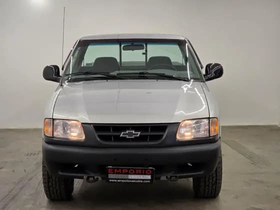 Carro 2.5 STD 4X4 CS 8V TURBO DIESEL 2P MANUAL