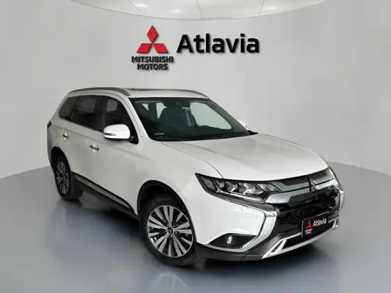 Carro 2.2 MIVEC DI-D DIESEL HPE-S AWD AUTOMÁTICO