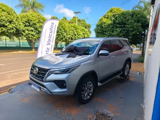 Carro 2.8 D-4D TURBO DIESEL DIAMOND 7L 4X4 AUTOMÁTICO
