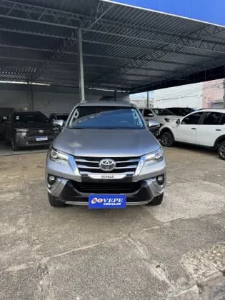 Carro 2.8 SRX 4X4 7 LUGARES 16V TURBO INTERCOOLER DIESEL 4P AUTOMÁTICO