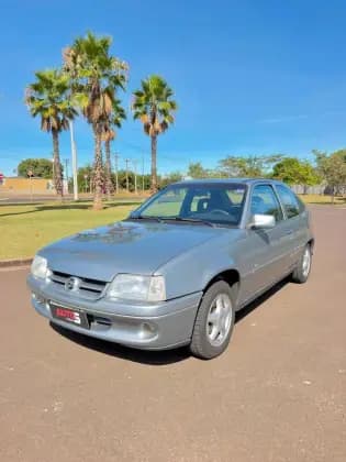Carro 2.0 MPFI GLS 8V GASOLINA 2P MANUAL