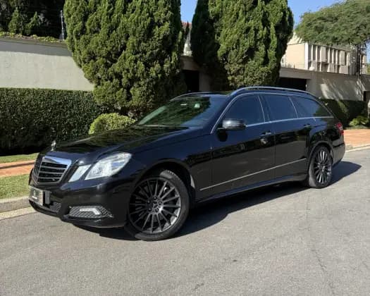 Carro 5.5 V8 GASOLINA TOURING AVANTGARDE 7G-TRONIC