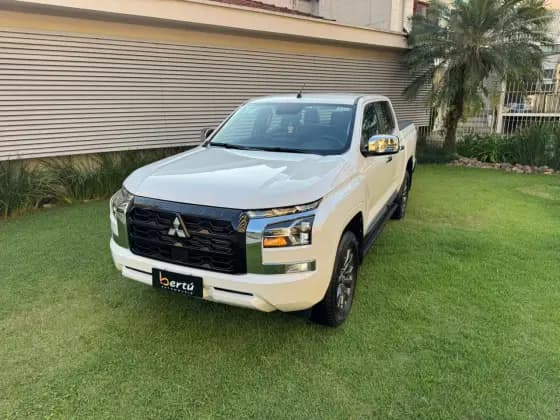 Carro 2.4 BITURBO DIESEL CD HPE 4X4 AUTOMÁTICO