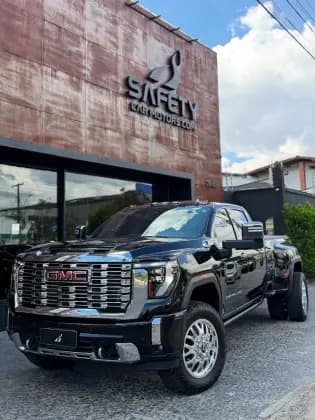 Carro 6.6 V8 DURAMAX DIESEL 3500 DENALI ULTIMATE CD 4WD AUTOMÁTICO