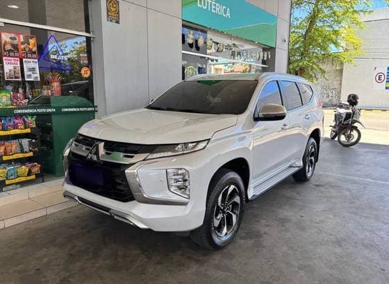 Carro 2.4 16V MIVEC TURBO DIESEL HPE AWD AUTOMÁTICO