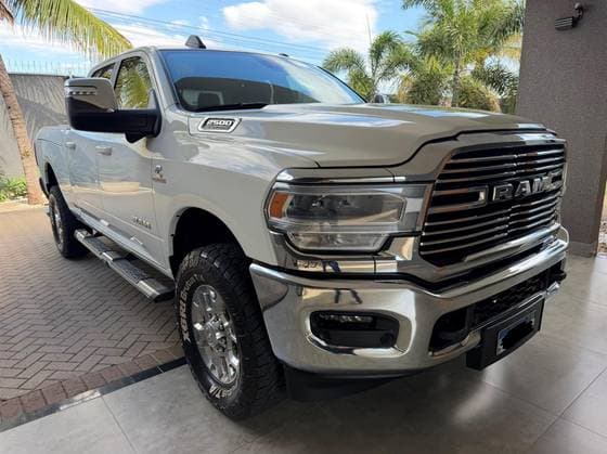 Carro 6.7 I6 TURBO DIESEL LARAMIE CD 4X4 AUTOMÁTICO