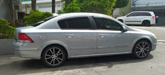 Carro 2.4 MPFI ELITE 16V FLEX 4P AUTOMÁTICO