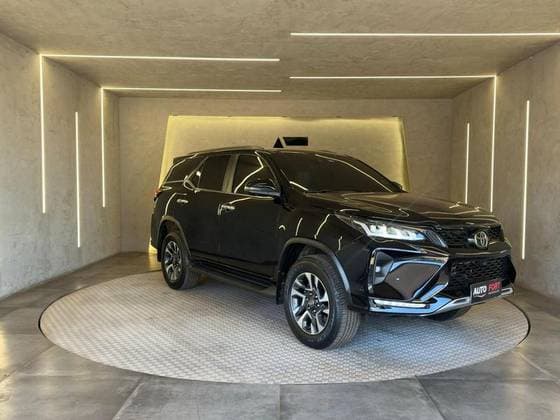 Carro 2.8 D-4D TURBO DIESEL DIAMOND 7L 4X4 AUTOMÁTICO