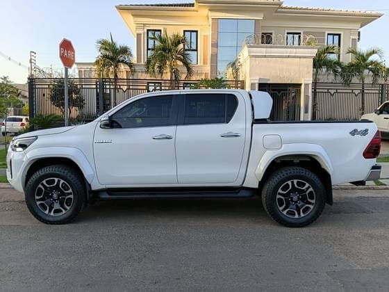 Carro 2.8 D-4D TURBO DIESEL CD SRX PLUS 4X4 AUTOMÁTICO
