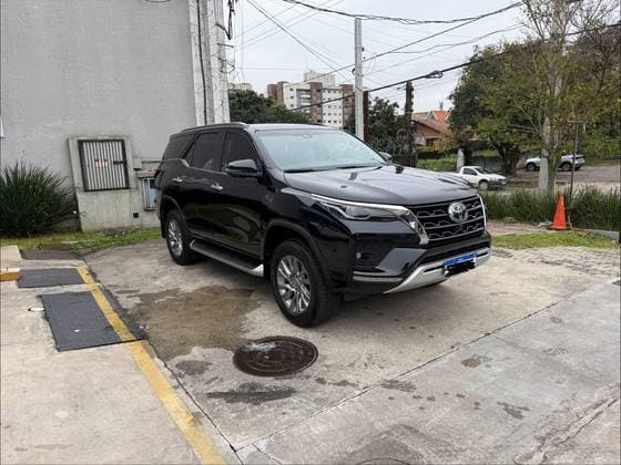 Carro 2.8 D-4D TURBO DIESEL SRX 7L 4X4 AUTOMÁTICO