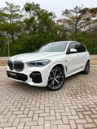 Carro 3.0 I6 TURBO HÍBRIDO XDRIVE45E M SPORT AUTOMÁTICO