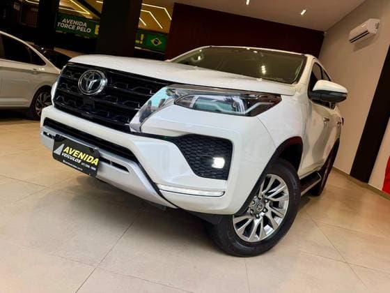 Carro 2.8 D-4D TURBO DIESEL SRX 7L 4X4 AUTOMÁTICO