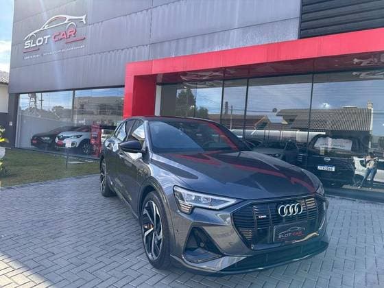 Carro ELÉTRICO PERFORMANCE BLACK QUATTRO