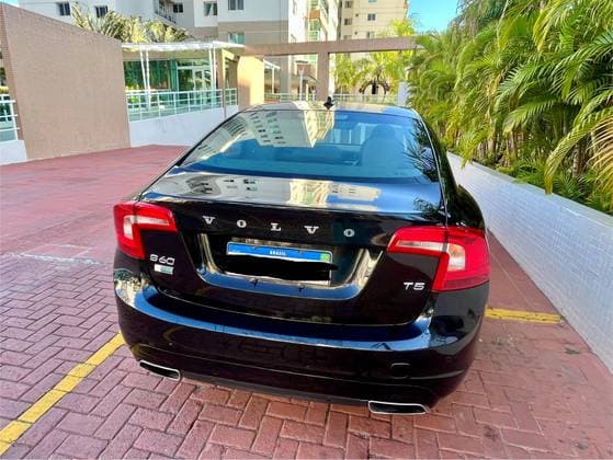 Carro 2.0 T5 MOMENTUM 16V TURBO GASOLINA 4P AUTOMÁTICO