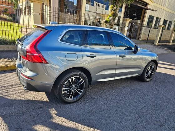 Carro 2.0 T8 HYBRID MOMENTUM AWD GEARTRONIC