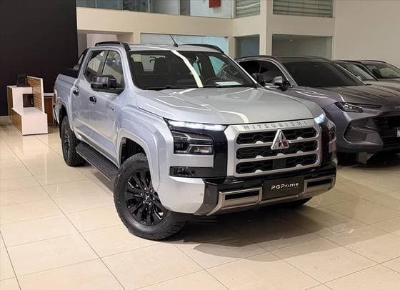Carro 2.4 BITURBO DIESEL CD KATANA 4X4 AUTOMÁTICO