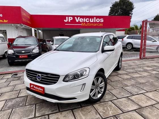 Carro 2.4 D5 KINETIC DIESEL AWD 4P AUTOMÁTICO