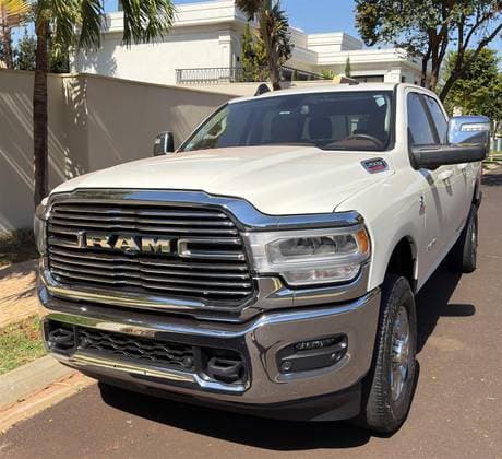 Carro 6.7 I6 TURBO DIESEL LARAMIE CD 4X4 AUTOMÁTICO