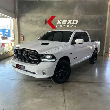 Carro 5.7 V8 GASOLINA LARAMIE CD 4X4 AUTOMÁTICO