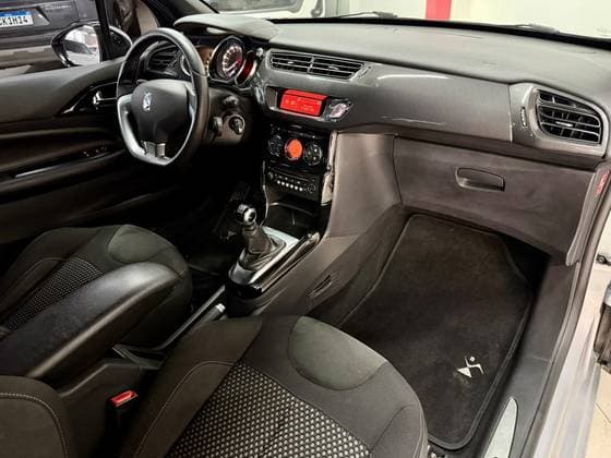 Carro 1.6 THP GASOLINA MANUAL
