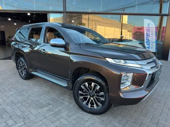 Carro 2.4 16V MIVEC TURBO DIESEL HPE AWD AUTOMÁTICO
