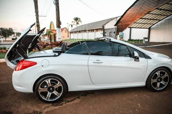 Carro 1.6 16V TURBO GASOLINA 2P AUTOMÁTICO