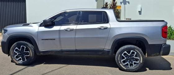 Carro 2.0 TURBO DIESEL REBEL 4X4 AUTOMÁTICO