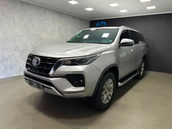 Carro 2.8 D-4D TURBO DIESEL SRX 7L 4X4 AUTOMÁTICO