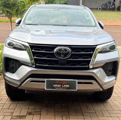 Carro 2.8 D-4D TURBO DIESEL SRX 7L 4X4 AUTOMÁTICO