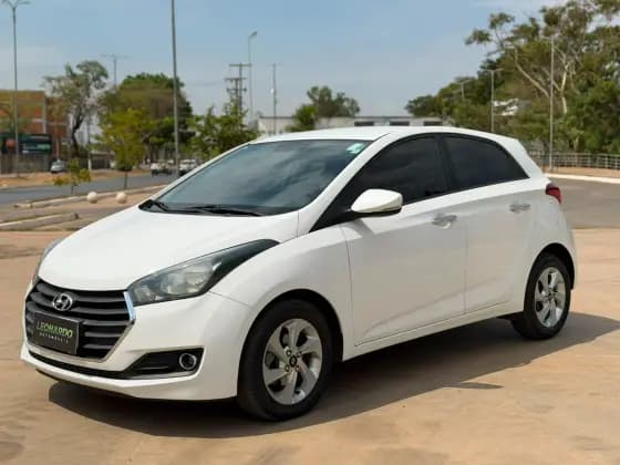 Carro 1.6 COMFORT PLUS 16V FLEX 4P AUTOMÁTICO