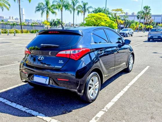 Carro 1.6 PREMIUM 16V FLEX 4P AUTOMÁTICO